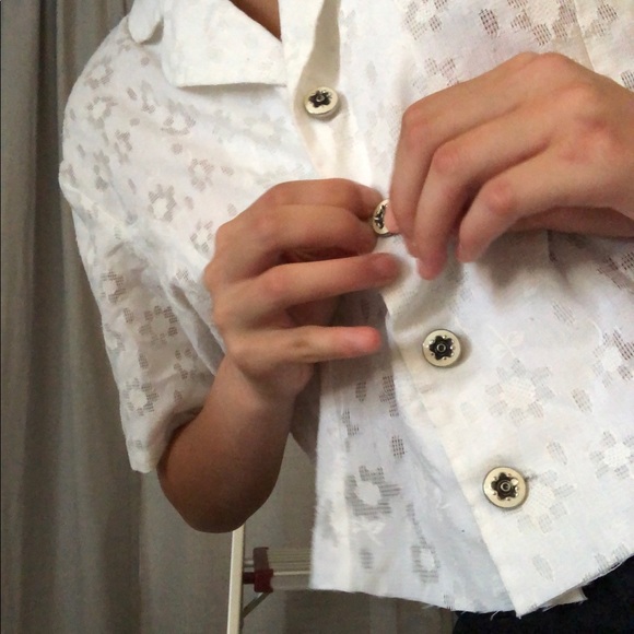 [SOLD] floral button up crop top+peter pan collar - Picture 2 of 4